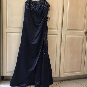 NWT Ladies Beaded Evening Dress Gown, Navy, Size 14